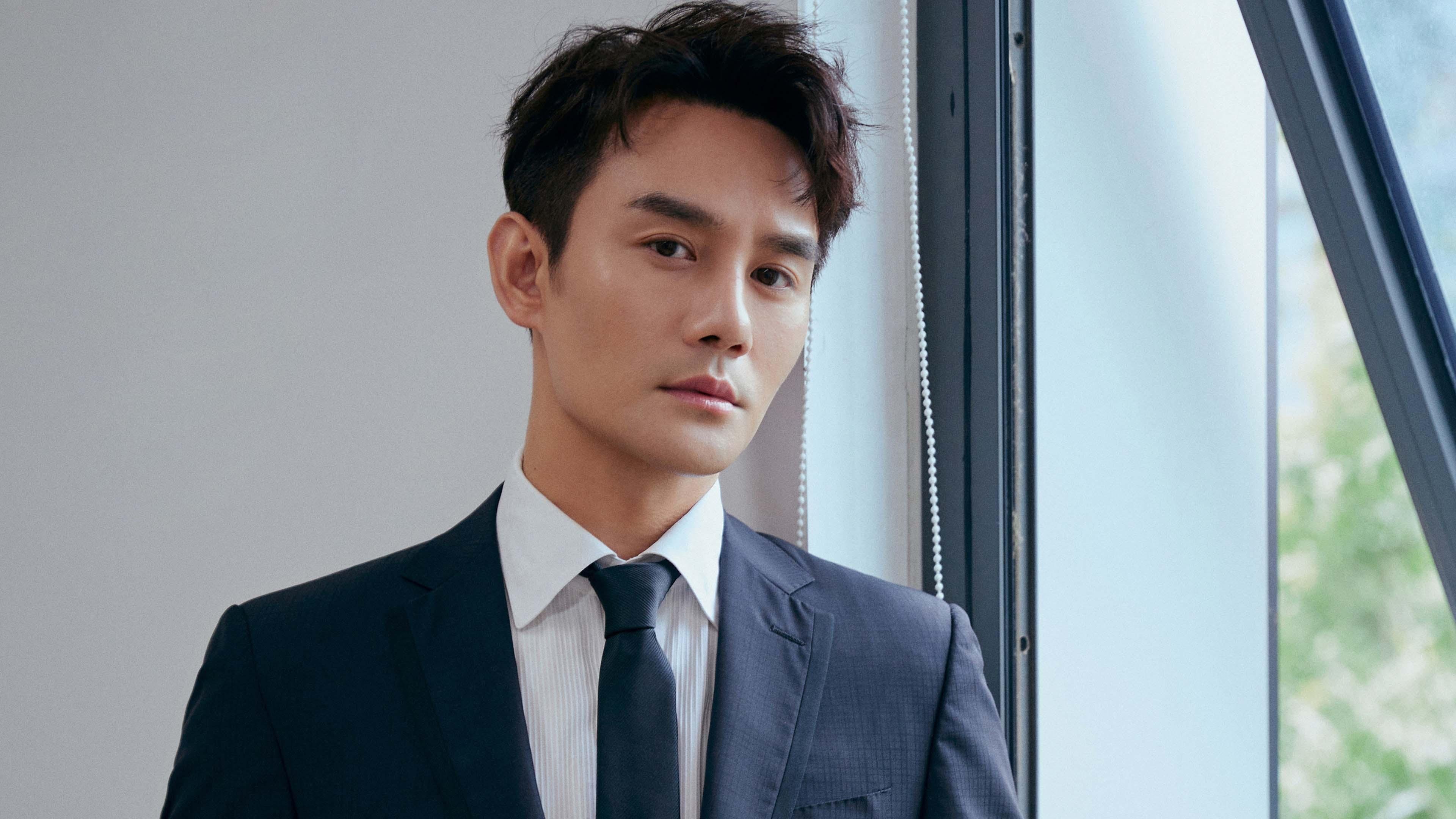 足球文创市集在球迷广场盛大开幕,足球文创产品