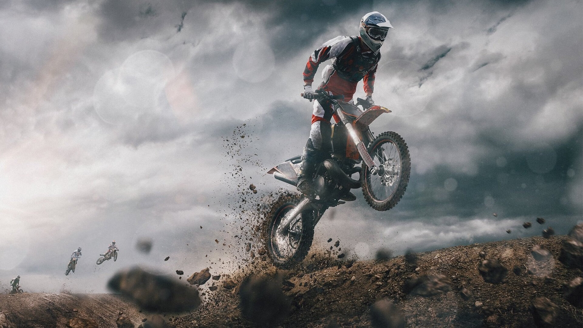 线上线下结合推动足球文化传播，吸引更多年轻群体，足球线上教学